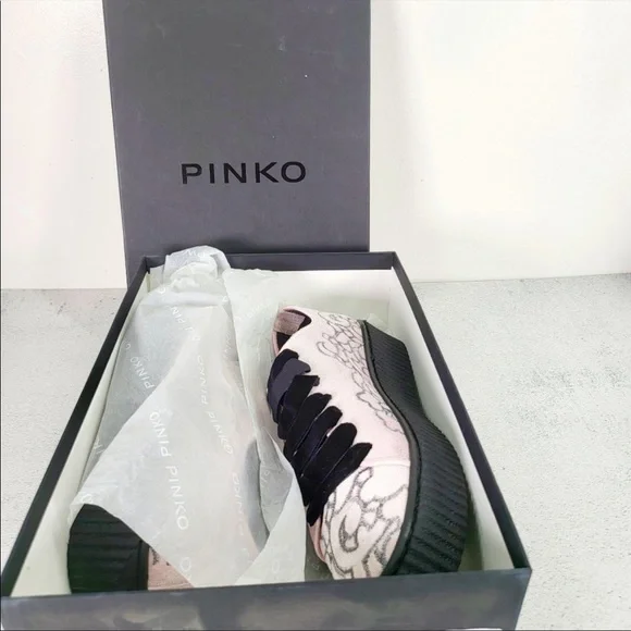 NWT Pinko Chunky Platform Sole Sneaker Size 8 Velour Embroidered Floral $455